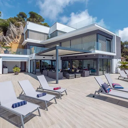 Eleonora Lux Villa